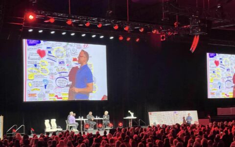 Ngày #1 sự kiện Family Reunion 2023 tại Anaheim: khởi động đầy hứng khởi