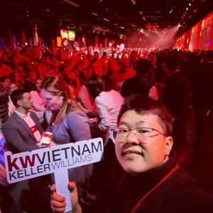 Ngày #2 sự kiện Family Reunion 2023 tại Anaheim: Charge the Storm